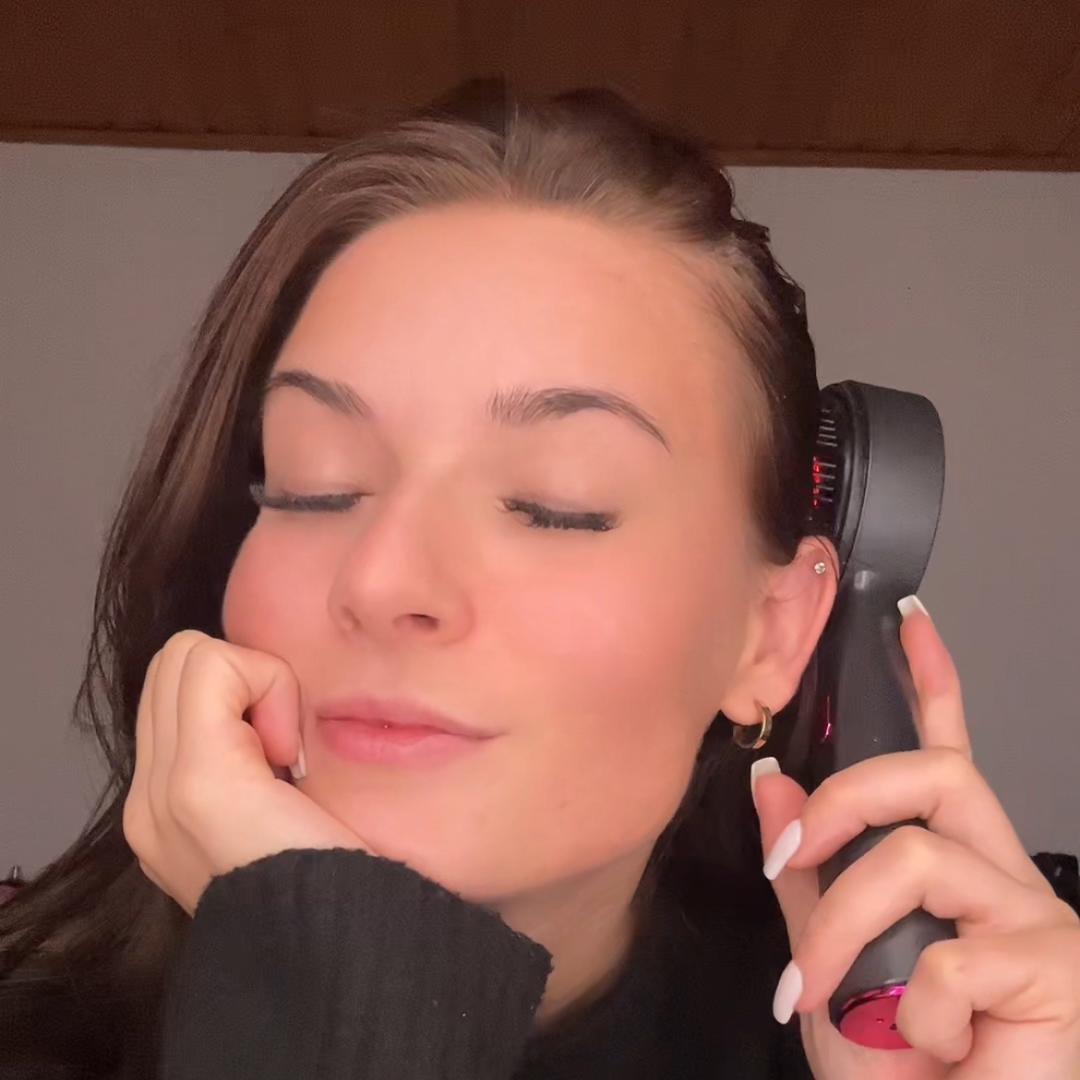 The Hairvenly Brush